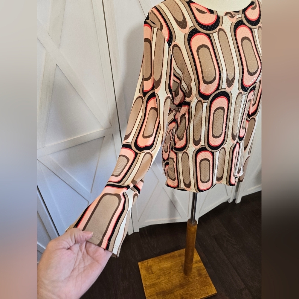 Ideology - 1970's Retro-Inspired Geometric Long Sleeve Top - Picture 3 of 9